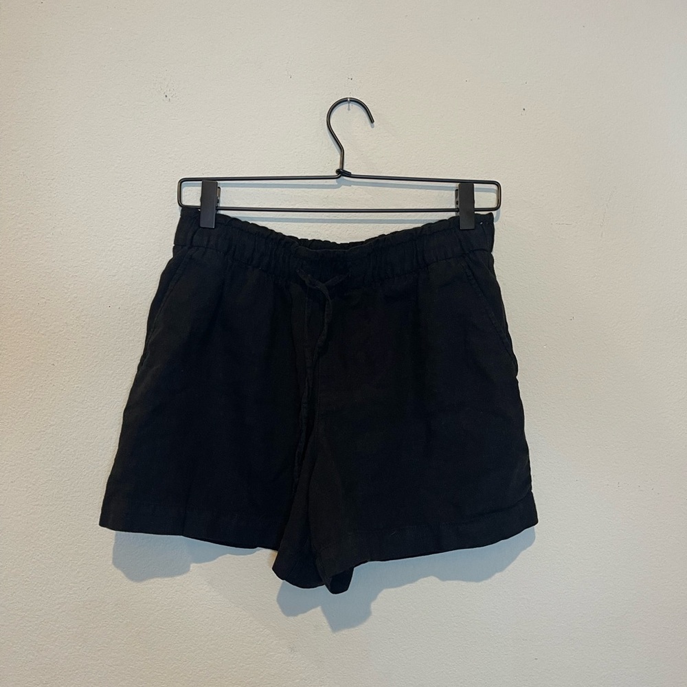 GAP Women’s Linen Pull-On Elastic Waistband Shorts